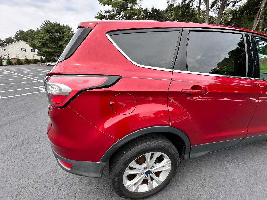 Used 2017 Ford Escape SE FWD image 10