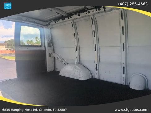 Used 2017 GMC Savana 2500 RWD image 17