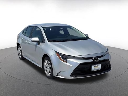 Used 2025 Toyota Corolla LE FWD image 3