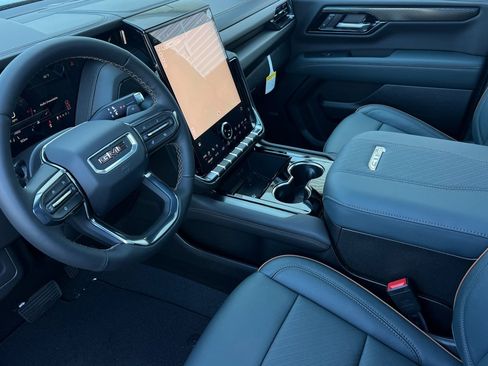 New 2026 GMC Yukon AT4 w/ AT4 Premium Package AWD/4WD image 8