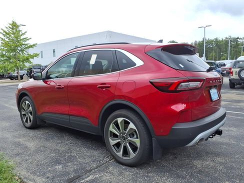 Used 2023 Ford Escape Platinum w/ Premium Technology Package AWD/4WD image 7