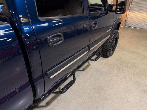 Used 2006 Chevrolet Silverado 2500 LT w/ Heavy-Duty Power Package image 54