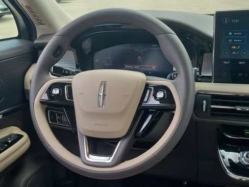 Certified 2023 Lincoln Corsair FWD image 17