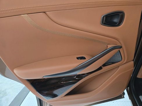 Used 2025 Aston Martin DBX 707 AWD/4WD image 21