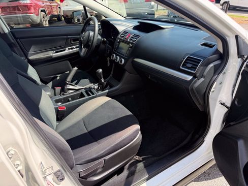 Used 2017 Subaru Crosstrek 2.0i AWD/4WD image 13