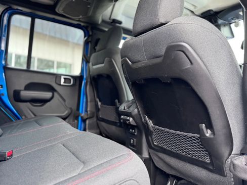 Used 2025 Jeep Wrangler Unlimited Rubicon image 34