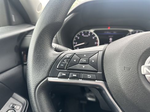 Used 2024 Nissan Sentra SV FWD image 19