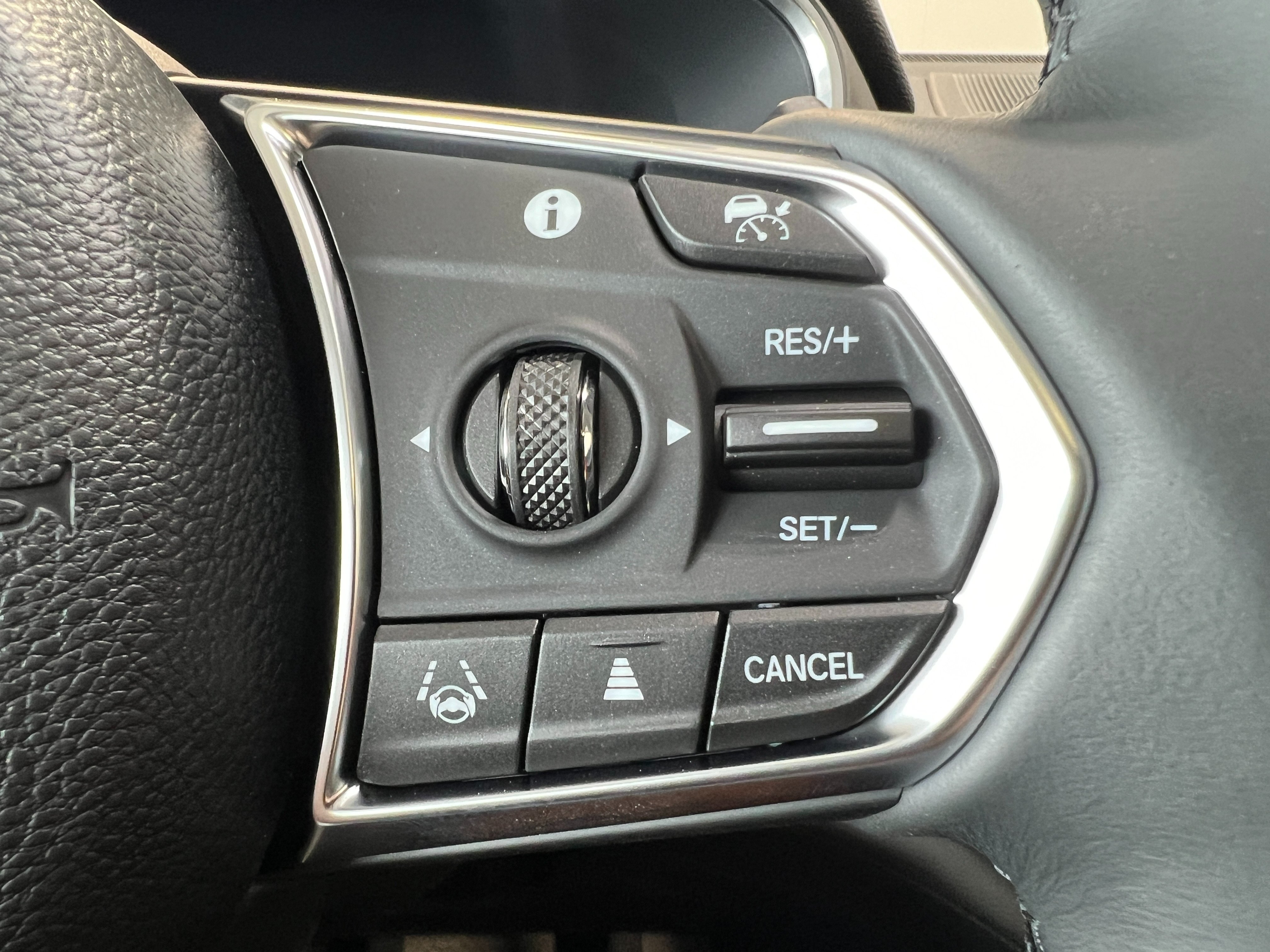 Used 2026 Acura MDX SH-AWD image 28