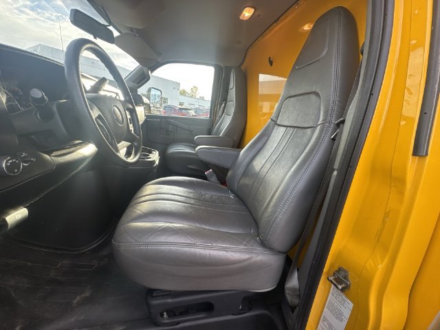 Used 2023 GMC Savana 3500 Extended w/ Power Convenience Package RWD image 16