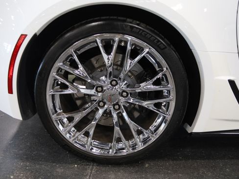 Used 2016 Chevrolet Corvette Z06 w/ 3LZ Preferred Equipment Group RWD image 14
