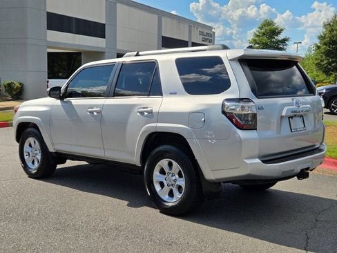Used 2022 Toyota 4Runner SR5 RWD image 5