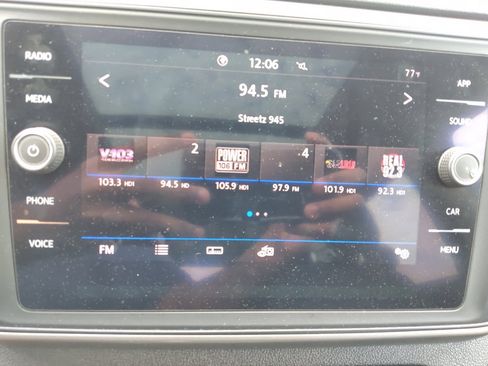 Used 2021 Volkswagen Atlas SE w/ Panoramic Sunroof Package FWD image 25