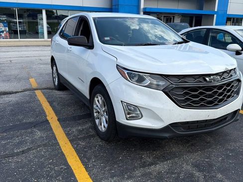 Used 2019 Chevrolet Equinox LS FWD image 2