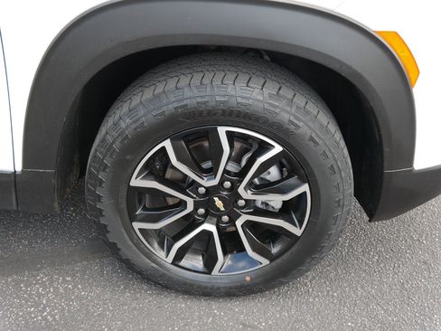 Used 2023 Chevrolet TrailBlazer ACTIV w/ Sun and Liftgate Package AWD/4WD image 15