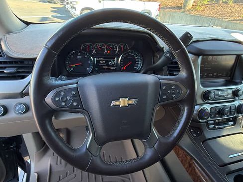 Used 2016 Chevrolet Suburban LTZ image 18