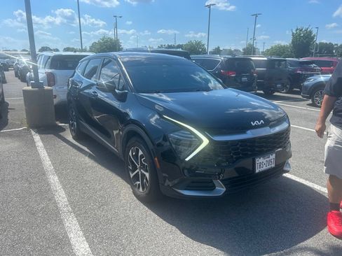 Used 2024 Kia Sportage EX FWD image 2