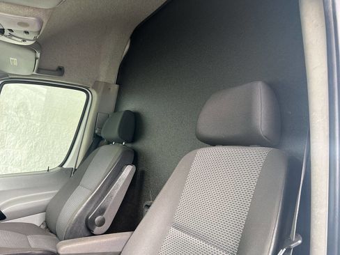 Used 2010 Mercedes-Benz Sprinter 3500 image 10