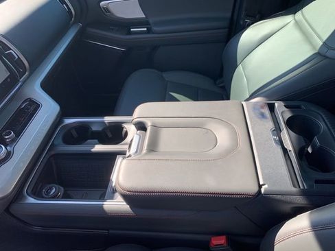 New 2025 Ford Expedition Active RWD image 35