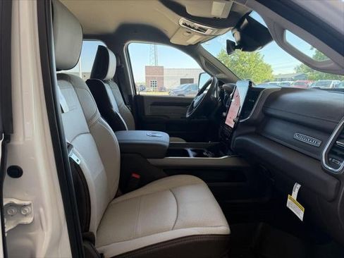 New 2026 RAM 3500 Laramie AWD/4WD image 42