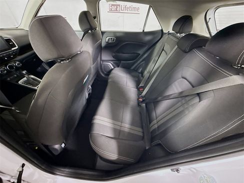 Certified 2025 Hyundai Venue SEL image 27
