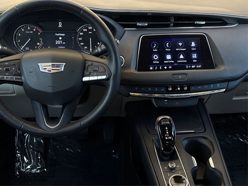 Certified 2023 Cadillac XT4 Luxury image 18