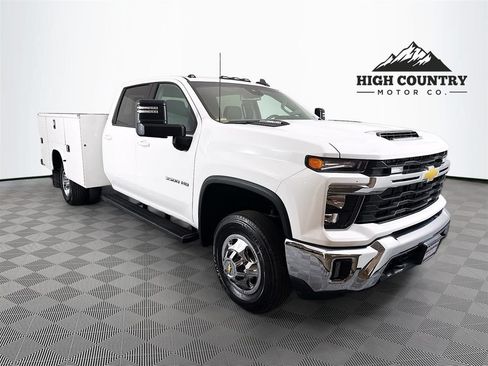 Used 2024 Chevrolet Silverado 3500 LT w/ Convenience Package AWD/4WD image 1