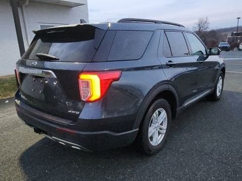 Used 2023 Ford Explorer XLT w/ Equipment Group 202A image 7