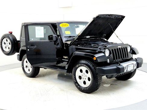 Used 2015 Jeep Wrangler Sahara w/ Connectivity Group image 12