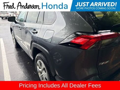 Used 2021 Toyota RAV4 LE FWD image 8