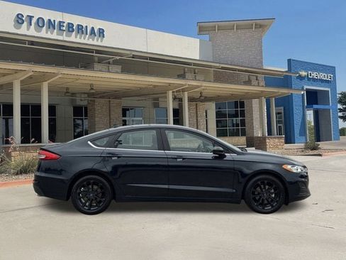 Used 2020 Ford Fusion SE image 4