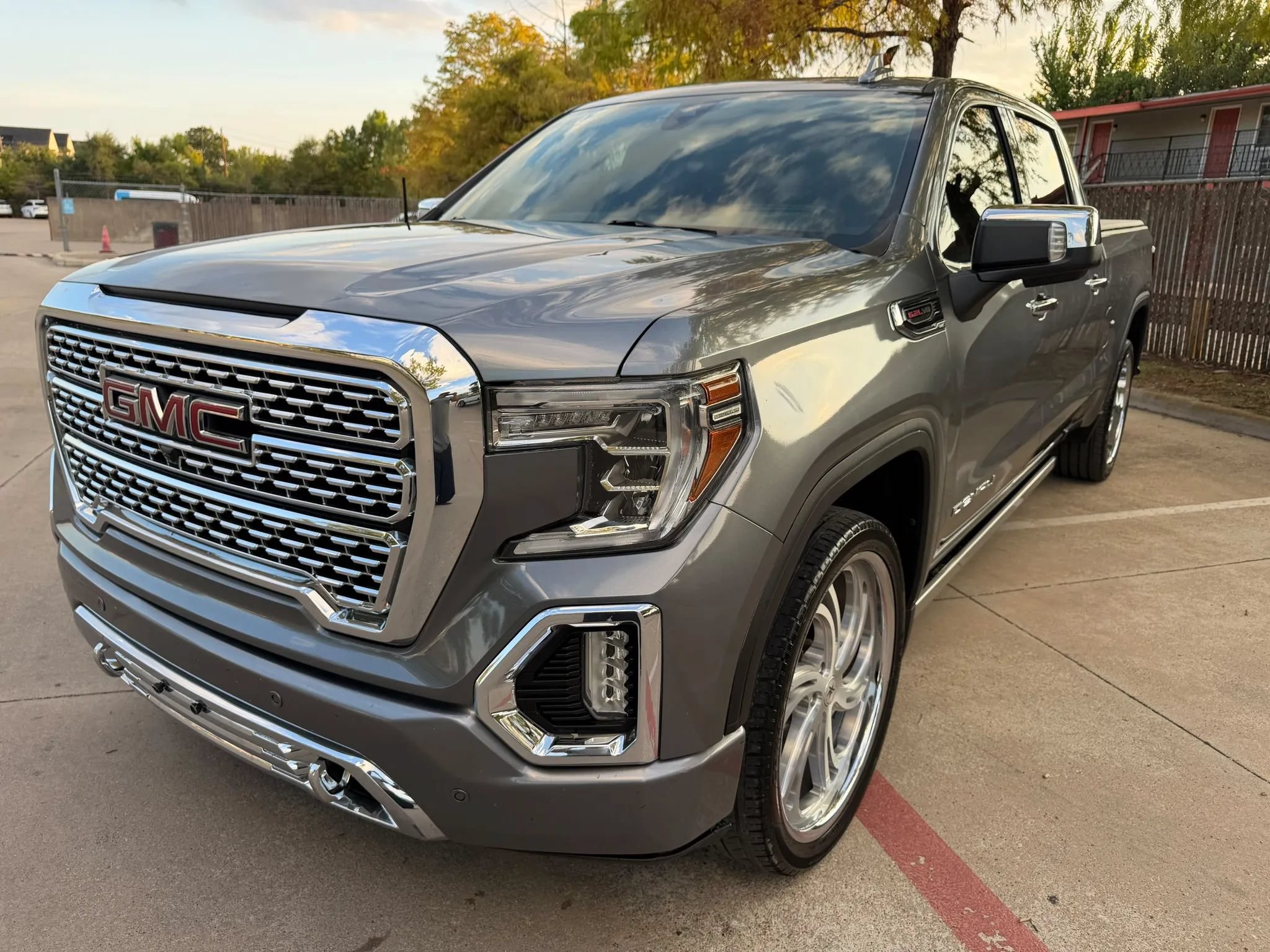 Used 2019 GMC Sierra 1500 Denali w/ Denali Ultimate Package AWD/4WD image 2