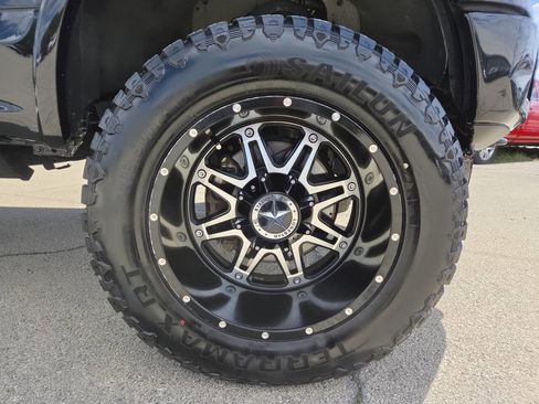 Used 2018 Ford F150 Lariat w/ Equipment Group 502A Luxury AWD/4WD image 17