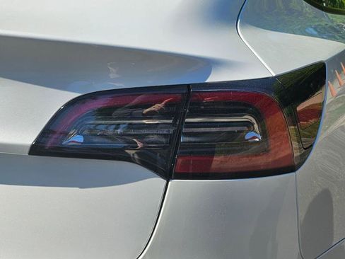 Used 2023 Tesla Model 3 Standard Range image 29