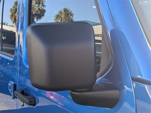 New 2025 Jeep Gladiator High Tide image 11