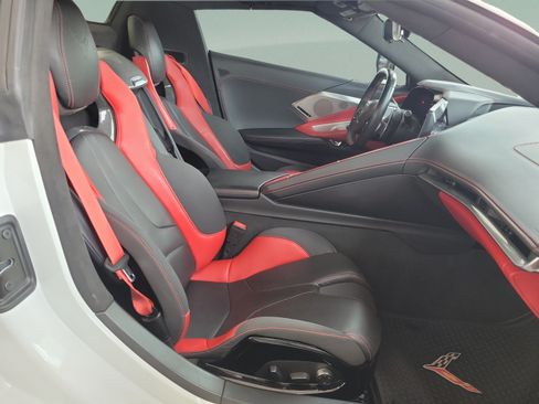 Used 2021 Chevrolet Corvette Stingray Premium Conv w/ Z51 Performance Package RWD image 31