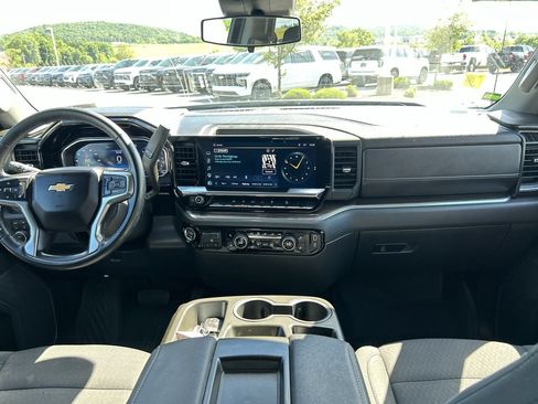 Used 2023 Chevrolet Silverado 1500 LT w/ Z71 Off-Road Package AWD/4WD image 18