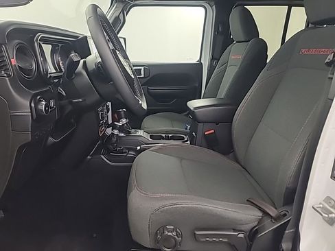 Used 2025 Jeep Wrangler Unlimited Rubicon AWD/4WD image 26