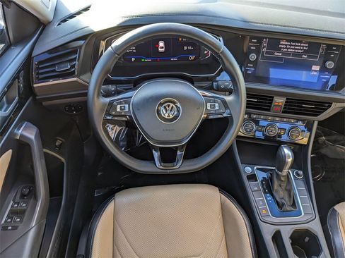 Used 2019 Volkswagen Jetta SEL Premium image 15
