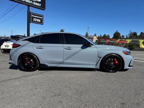Used 2023 Honda Civic Type R image 11