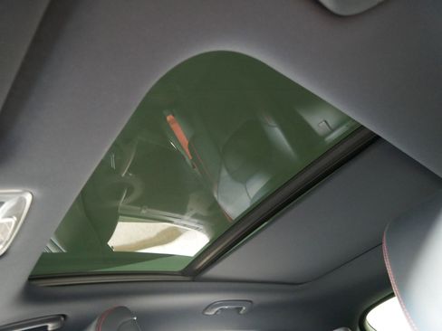 Used 2023 Genesis GV70 2.5T w/ Sport Prestige Package image 31