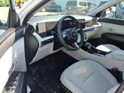 Used 2025 Hyundai Tucson SEL FWD image 6