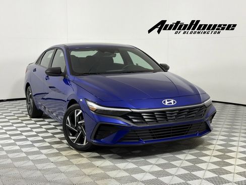 Used 2025 Hyundai Elantra Sport FWD image 1