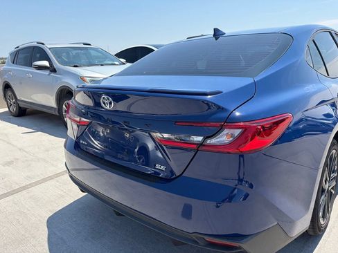 Used 2025 Toyota Camry SE w/ Convenience Package FWD image 4