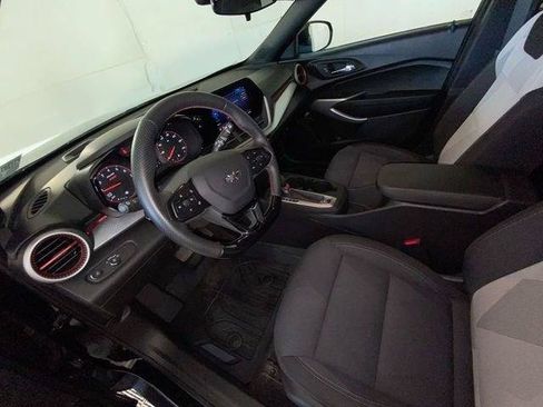Used 2024 Chevrolet Trax RS w/ Driver Confidence Package FWD image 31
