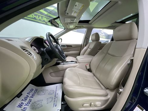 Used 2018 Nissan Pathfinder Platinum w/ Cargo Package image 17