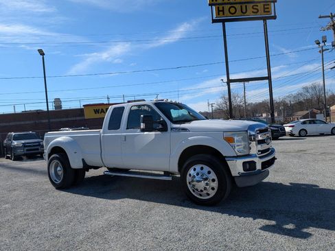 Used 2012 Ford F350 Lariat image 3