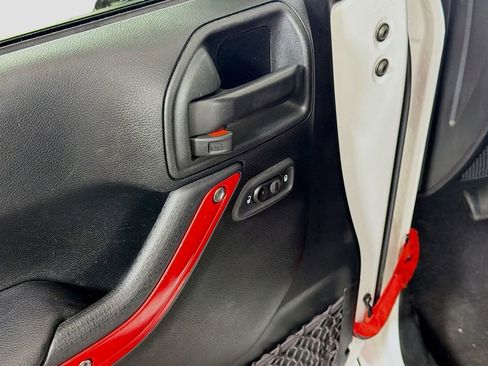 Used 2018 Jeep Wrangler Unlimited Sport S AWD/4WD image 18