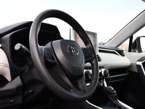 Used 2023 Toyota RAV4 XLE w/ Convenience Package image 11