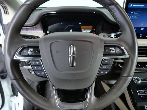 Certified 2022 Lincoln Nautilus Reserve w/ Equipment Group 201A AWD/4WD image 23