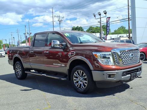 Used 2019 Nissan Titan Platinum Reserve w/ Platinum Utility Package AWD/4WD image 3